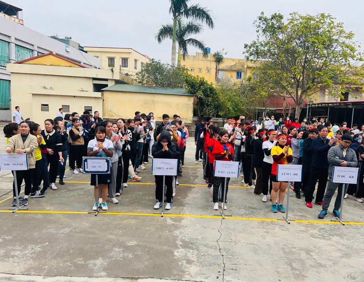 Các đội tham gia thi đấu